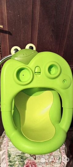 Стул для купания малыша на присосках Smoby