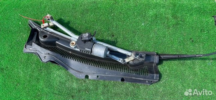 Механизм стеклоочистителя (трапеция дворников)