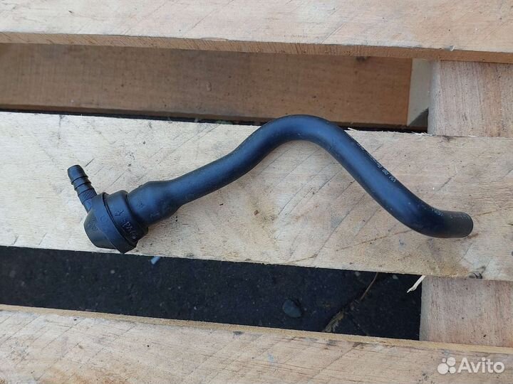 Шланг вентиляции картерных газов 03f103558d