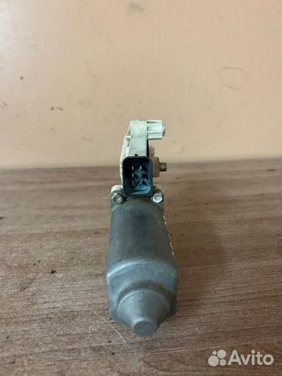 Моторчик стеклоподъемника Passat B5