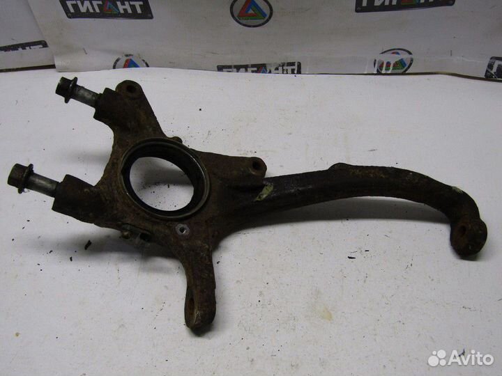 Кулак поворотный передний левый LX 570 2007