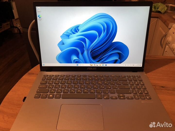 Ноутбук asus