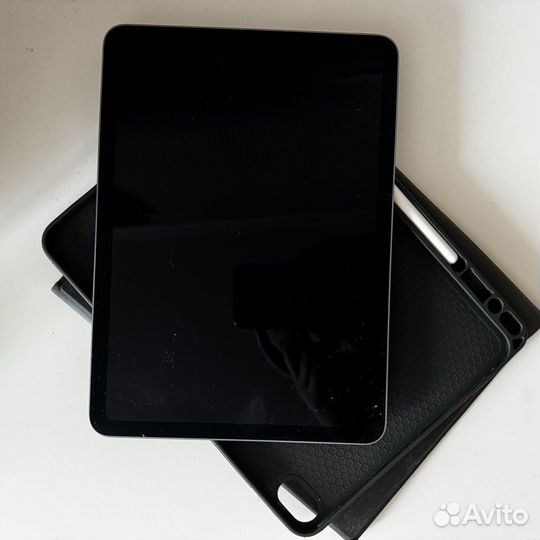 Почти новый iPad Air 5 на 264 гб + чехол
