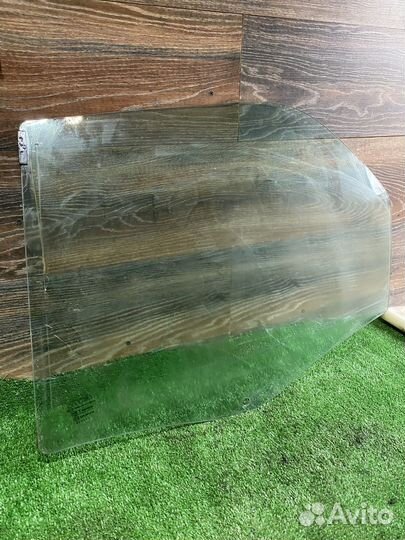Стекло заднее левое на Fiat Albea 2009 г