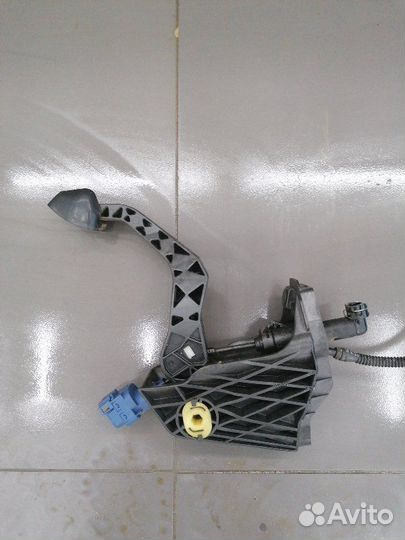 Педаль сцепления Skoda Fabia 5J2 1.4 cggb 2011