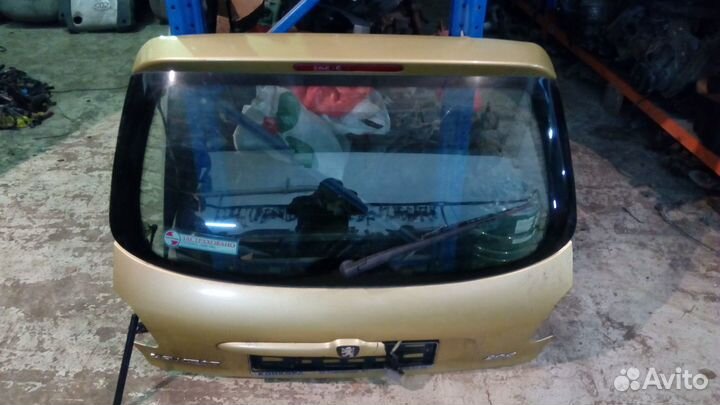 Дверь багажника на Пежо 206 2008 года