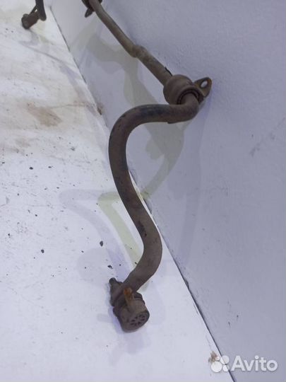 Стабилизатор передний