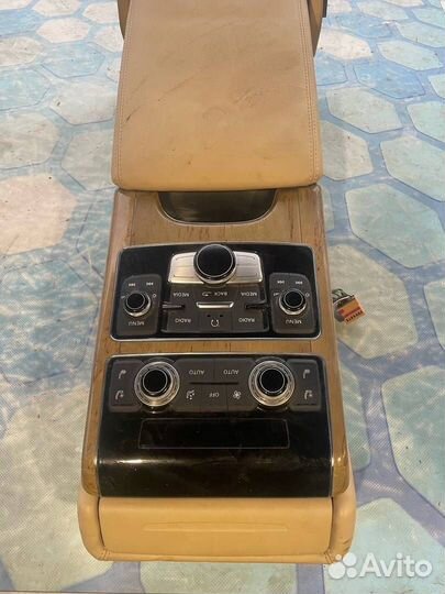 Подлокотник 4H0885076K