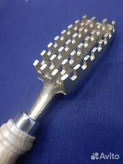 Рыбочистка латунь дерев.рукоять 200 мм. Япония