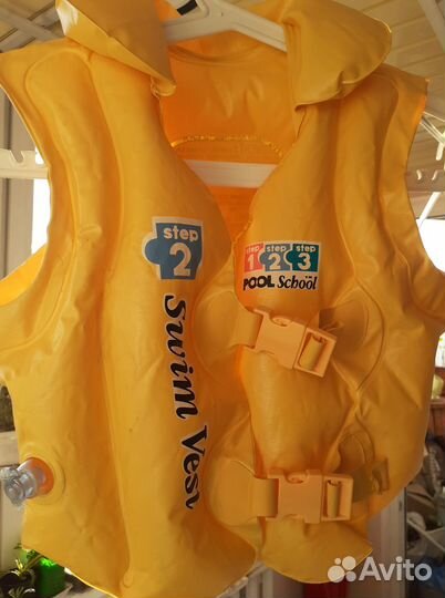 Детский жилет, нарукавники, матрас