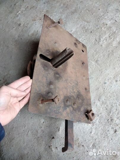 Замки старинные кованые