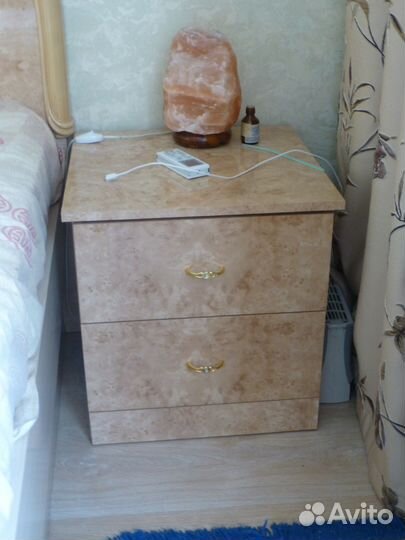 Две новые прикроватные тумбочки