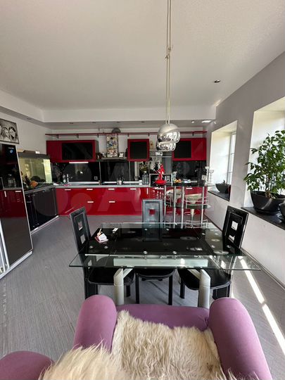 Дом 305,1 м² на участке 6,6 сот.