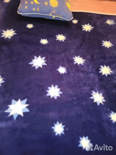 Плед теплый плотный 1,5сп куплен. Есть Подушка