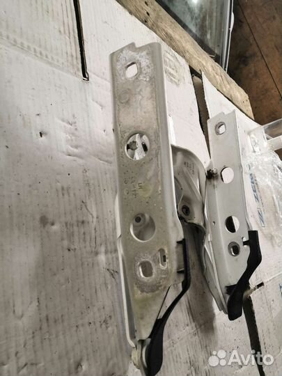 4G8823301D 4G8823302D Петли капота Audi A6 C7