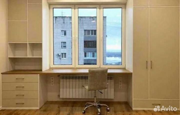 Рабочая зона у окна