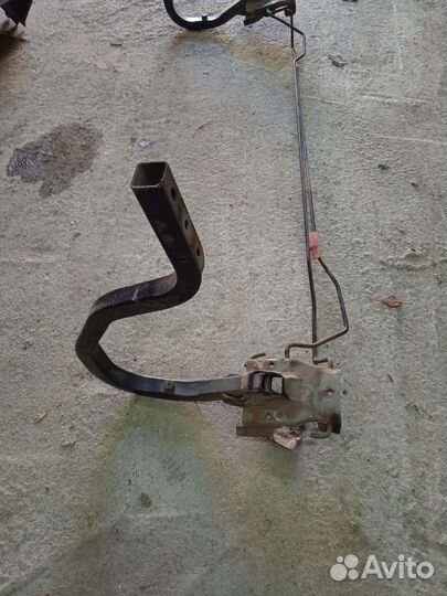 Петля крышки багажника. Nissan Sunny Ниссан Санни