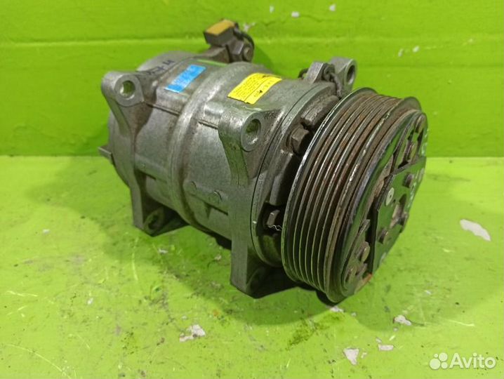 Компрессор кондиционера Volvo S70 2000