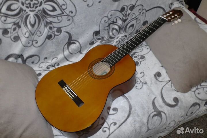 Классическая гитара Yamaha C40