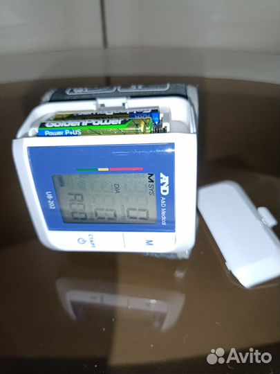 Тонометр на запястье AND UB-202 автомат
