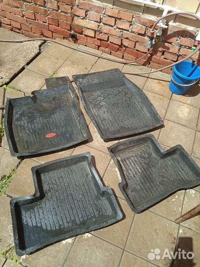 Автомобильные коврики резиновые