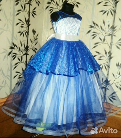 Платье, несколько штук