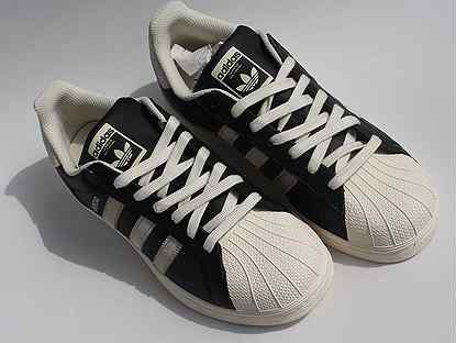 Adidas superstar black white