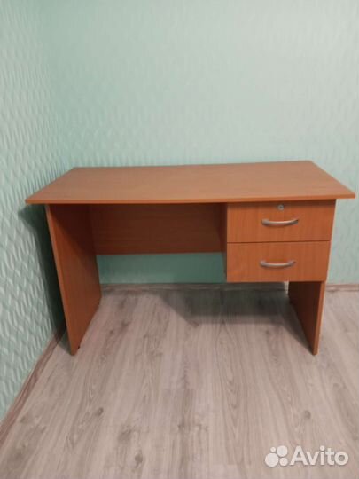 Письменный стол