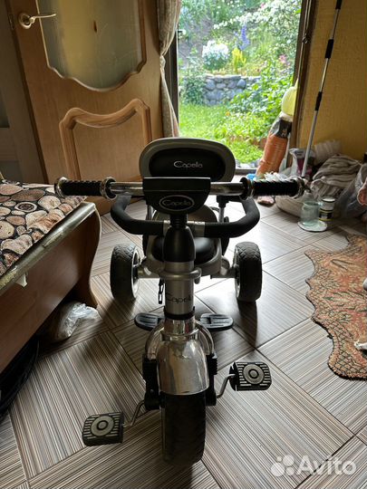 Трехколесный велосипед