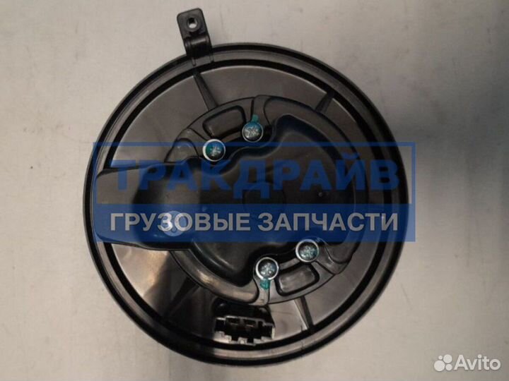 Моторчик отопителя для Мерседес Аксор и камаз-5490 с крыльчаткой