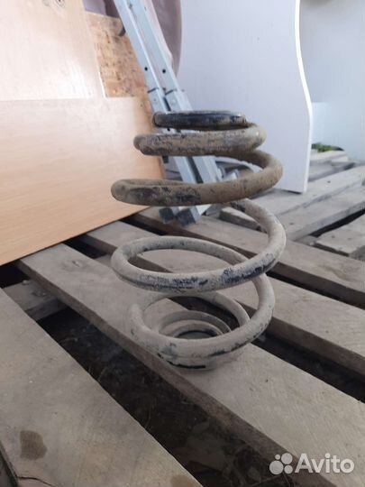 Задняя левая пружина chevrolet lanos