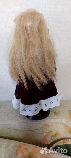 Кукла фарфоровая коллекционная