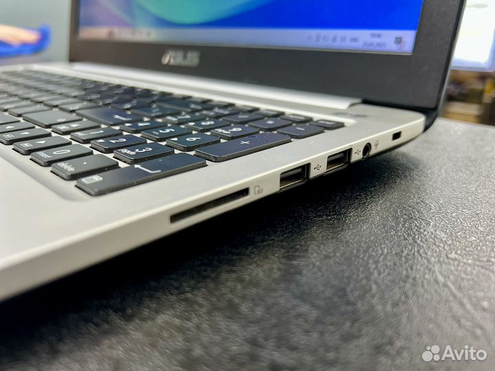 Офисный Asus 15.6