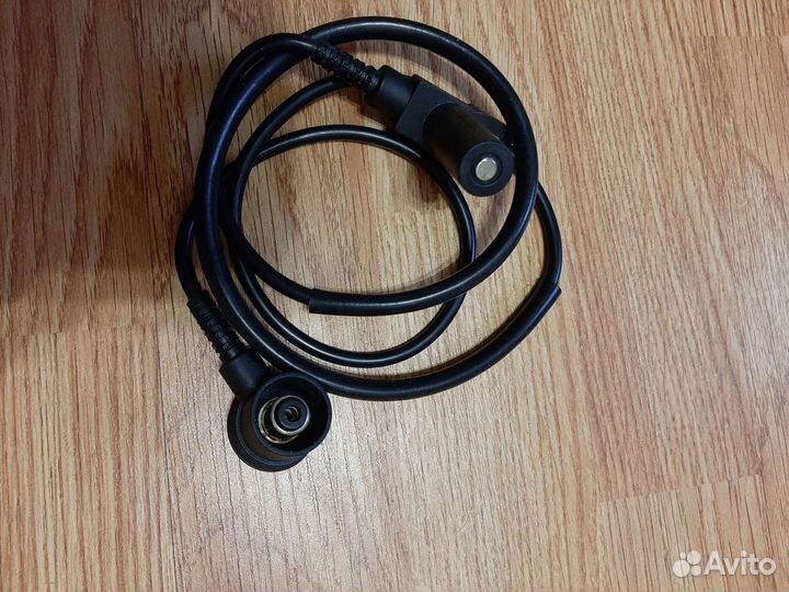 Датчик коленвала Mercedes-benz W124