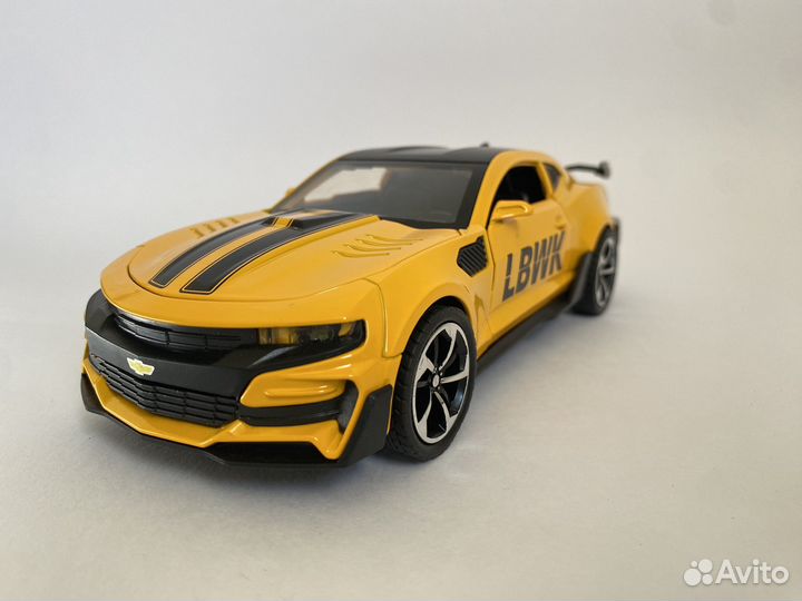 Машинка Chevrolet Camaro с выхлопом 1:24