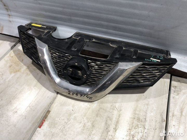 Решетка радиатора Nissan X-Trail T32