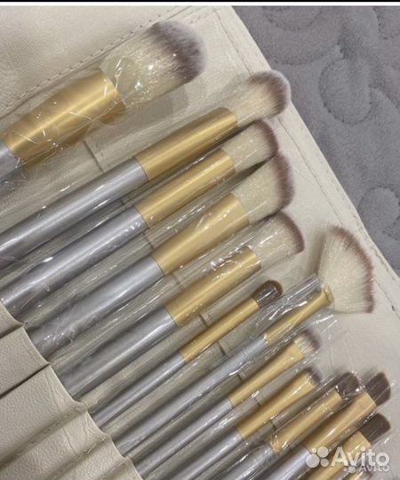 Кисти для макияжа новые