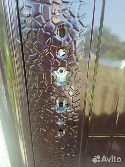 Дверь входная металлическая новая коричневая