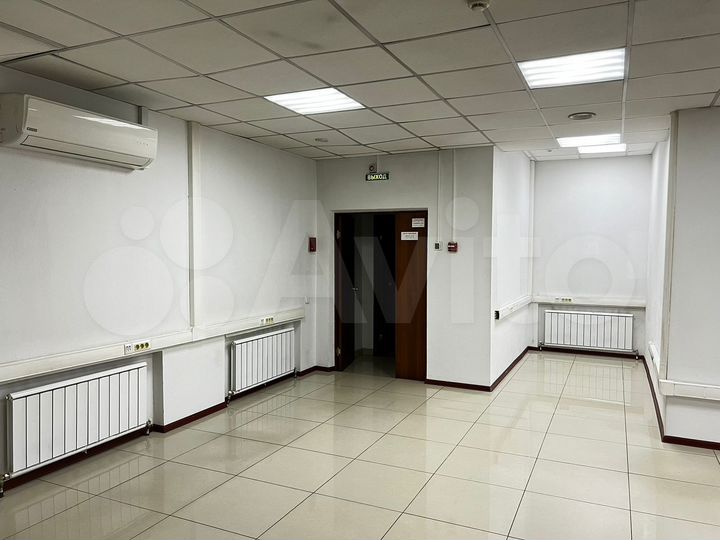 Офис с арендаторами, 735.6 м²