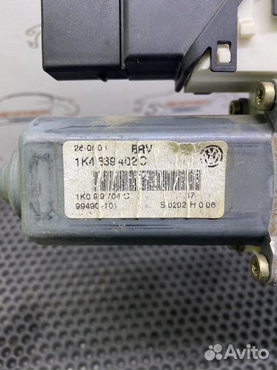 Задний правый стеклоподъемник Volkswagen Golf 5