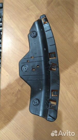 Крепление бампера Ford Kuga