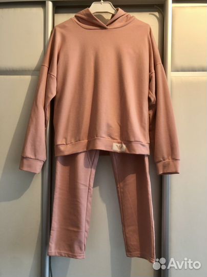 Спортивный костюм женский