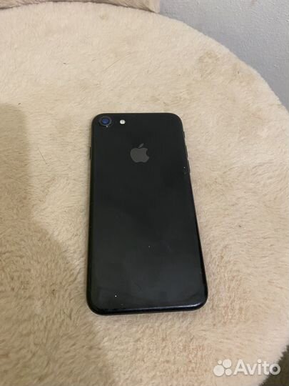Телефон iPhone 7