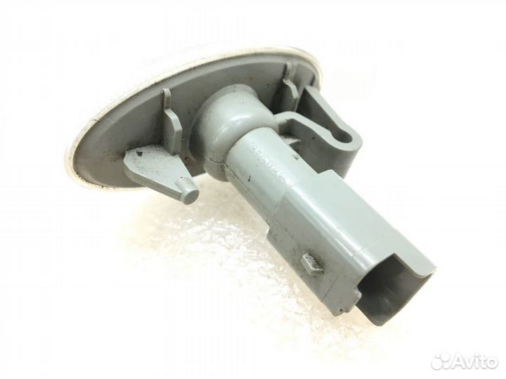 Повторитель поворота в крыло левый Peugeot Partner