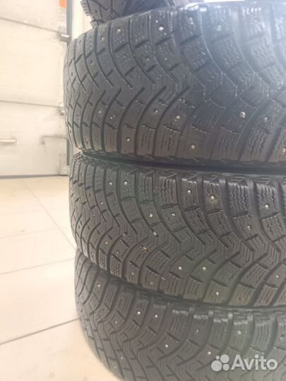 Michelin X-Ice North 215/60 R16