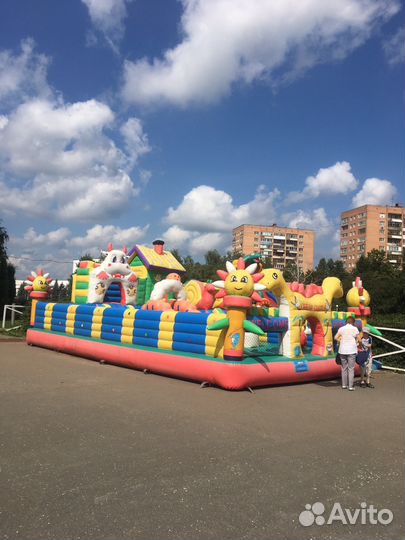 Батут надувной на праздник. Аренда аттракционов на