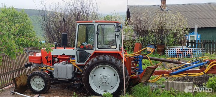 Услуги трактора экскаватора