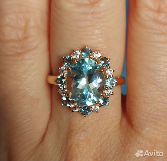 Золотое кольцо с топазами 585 пр