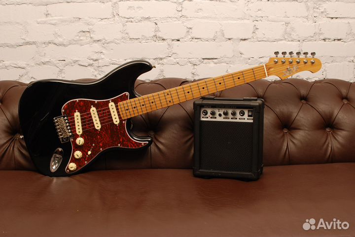 Электрогитара с комбиком (Аксессуар в подарок)