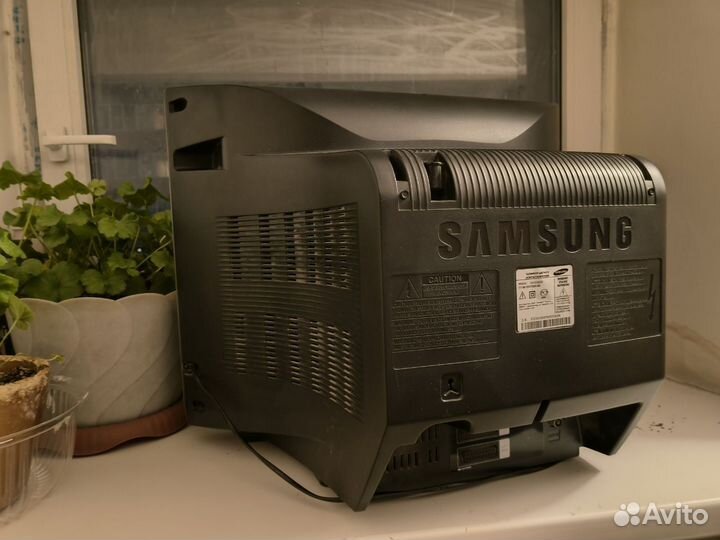 Телевизор samsung